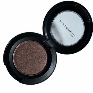 MAC Veluxe Pearl Carbonized Eyeshadow